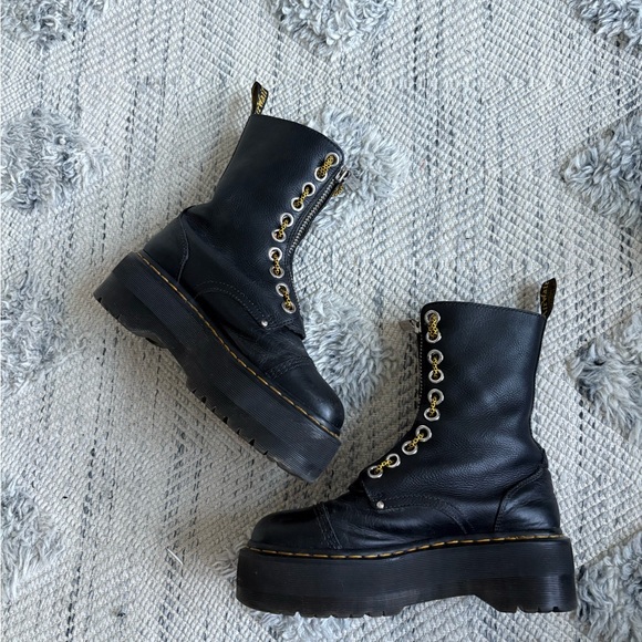 Dr Martens - Picture 2 of 10